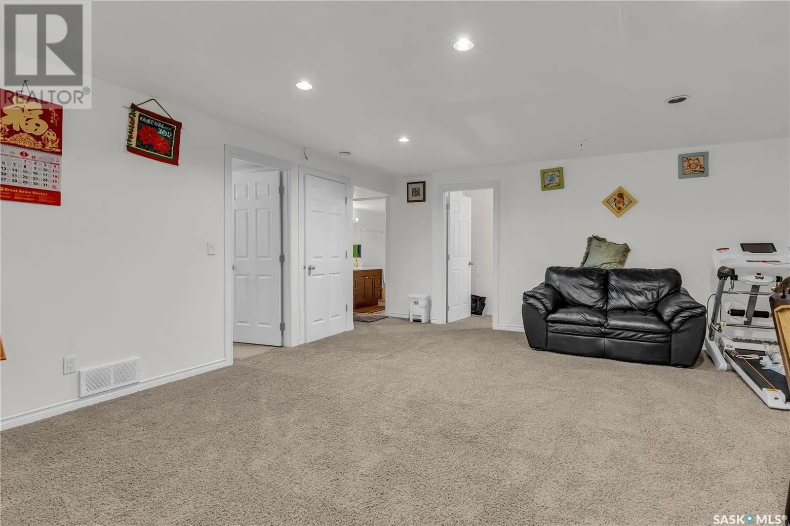 250 Robertson COVE