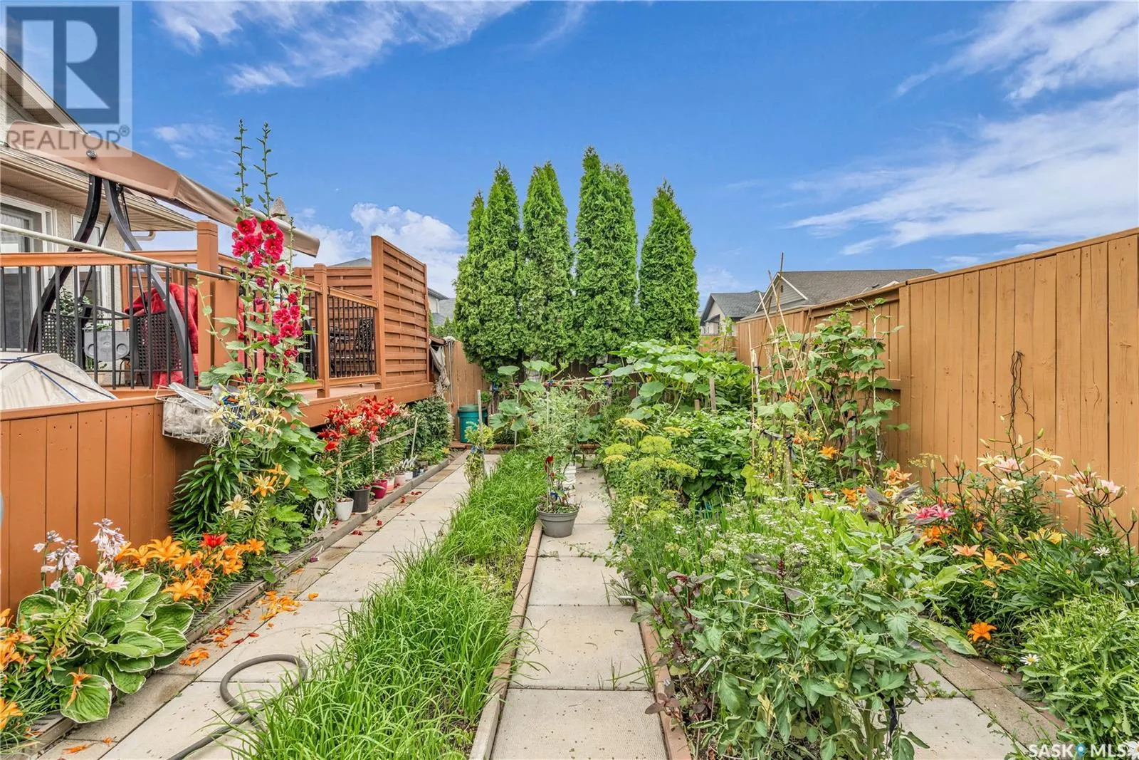 250 Robertson COVE