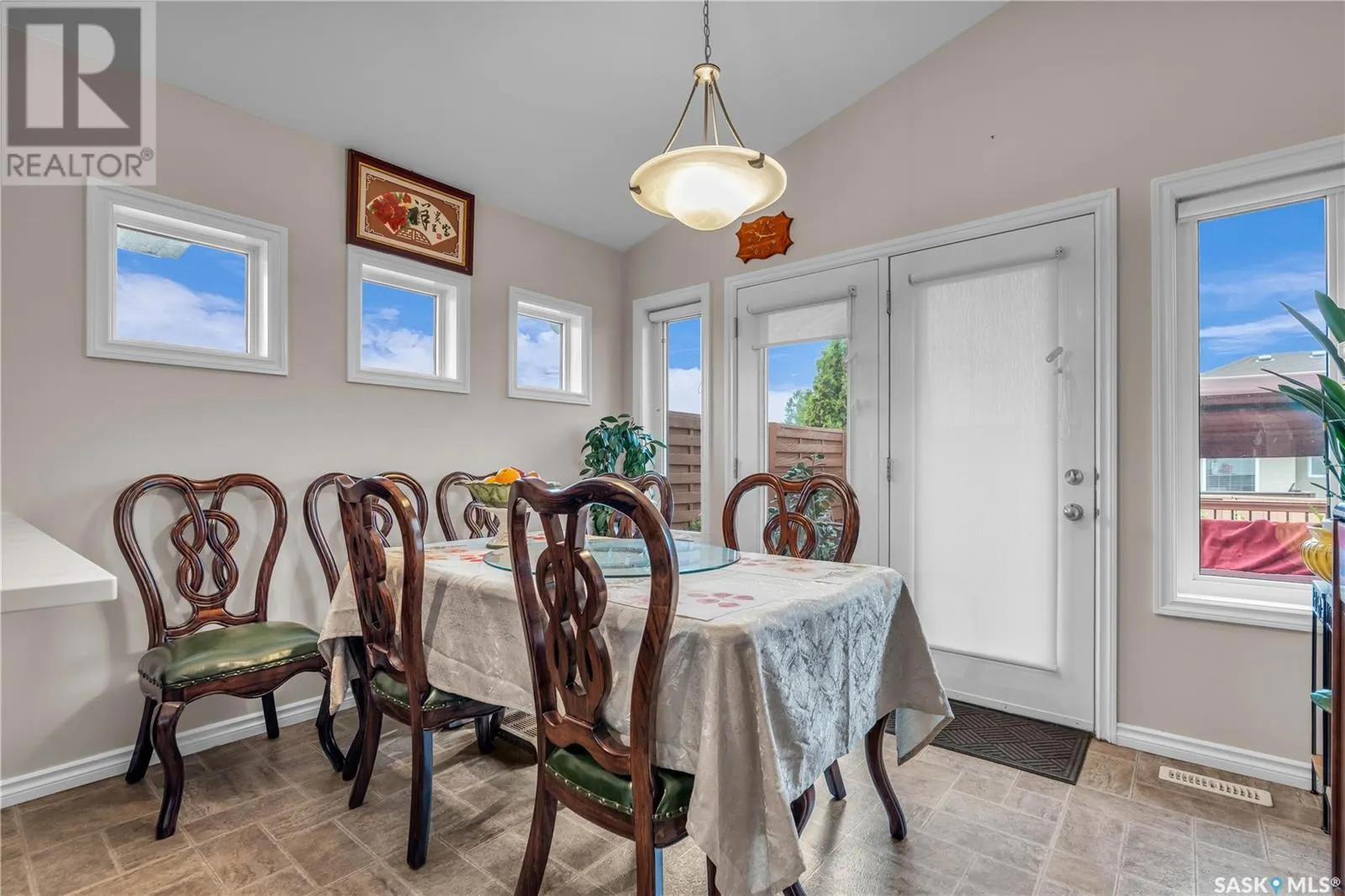 250 Robertson COVE