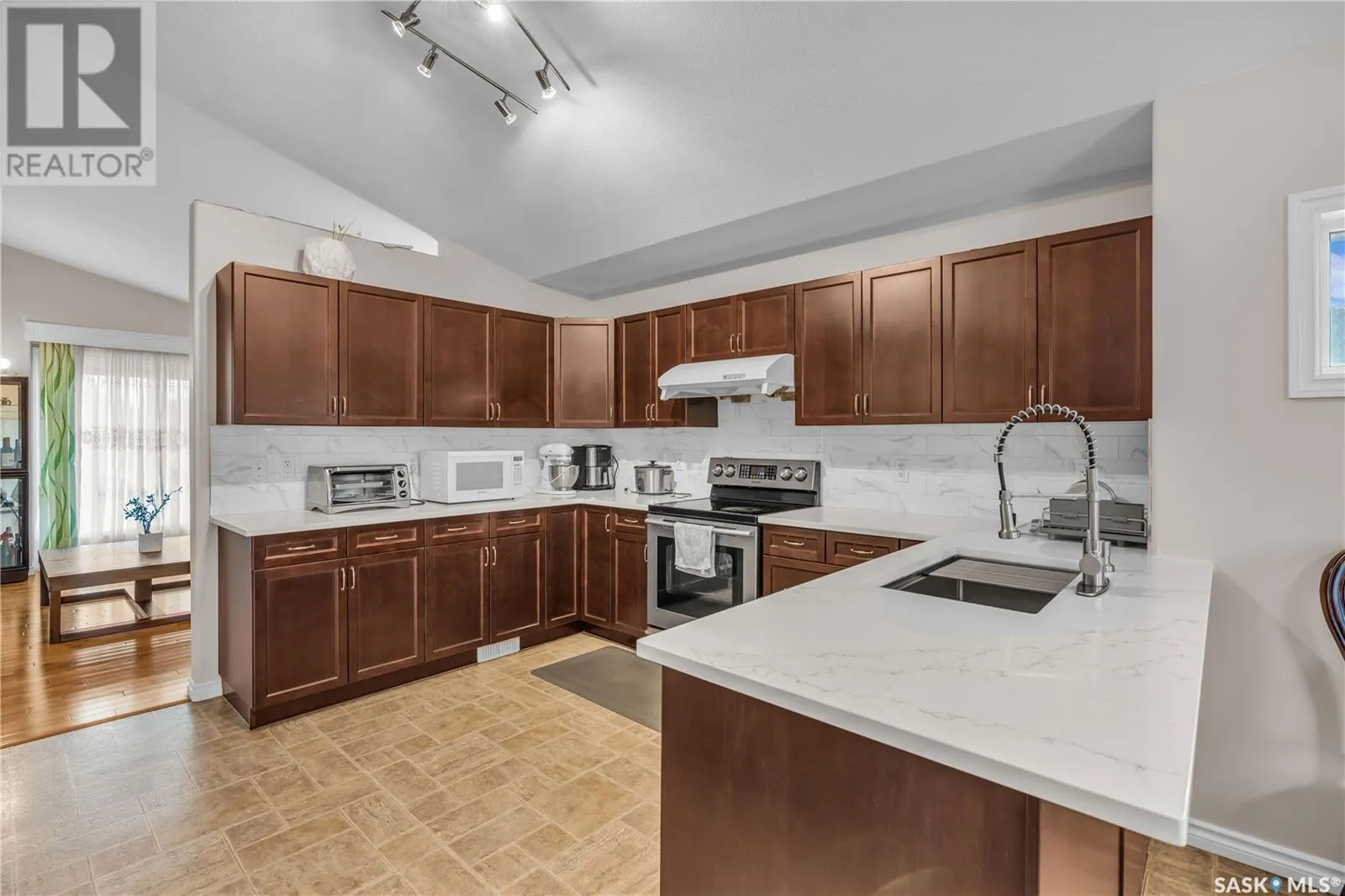 250 Robertson COVE
