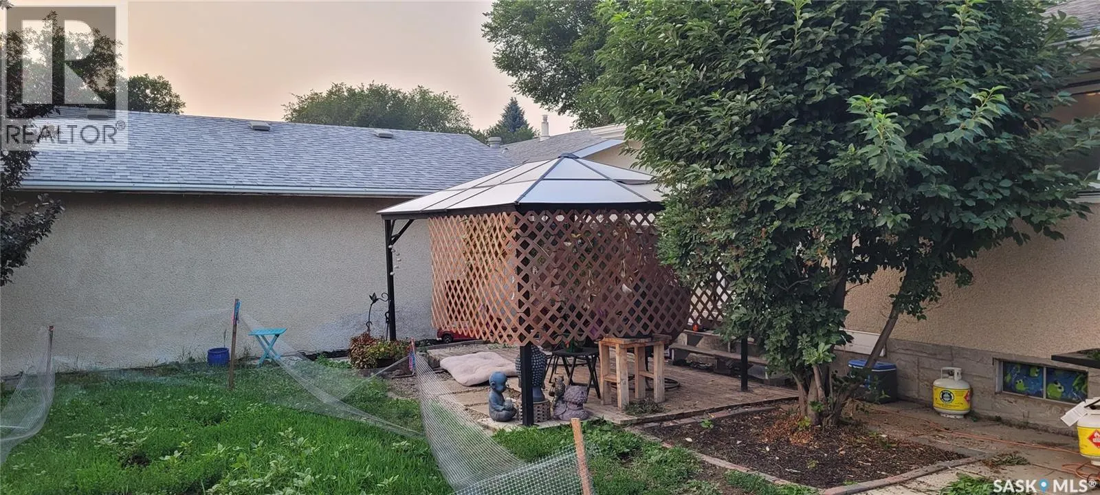 143 Weekes CRESCENT