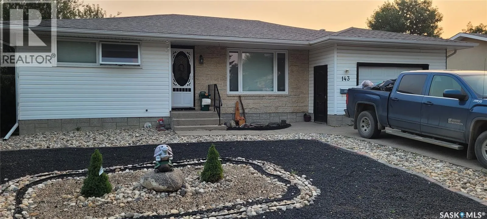 143 Weekes CRESCENT