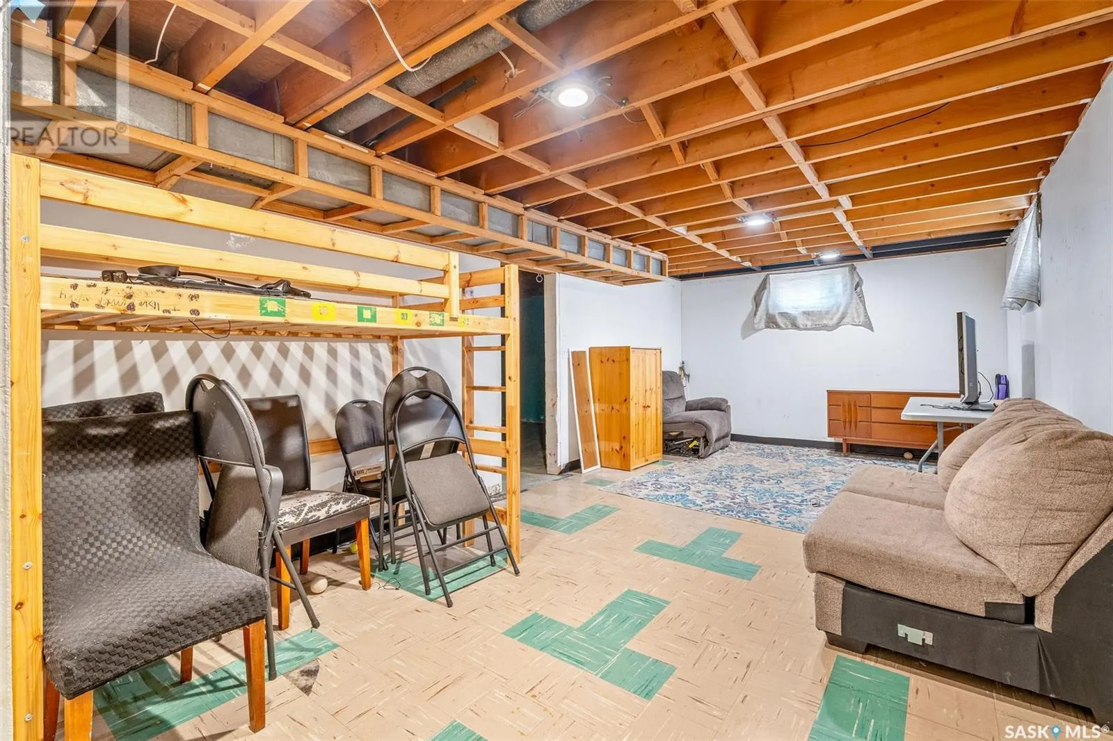 1528 16th STREET W
