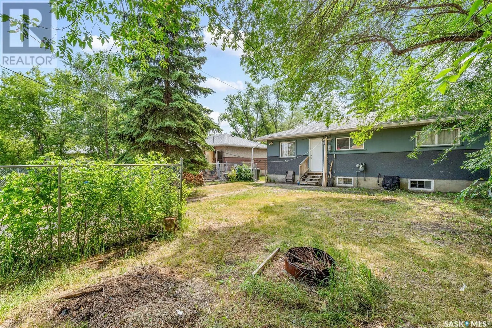 1528 16th STREET W