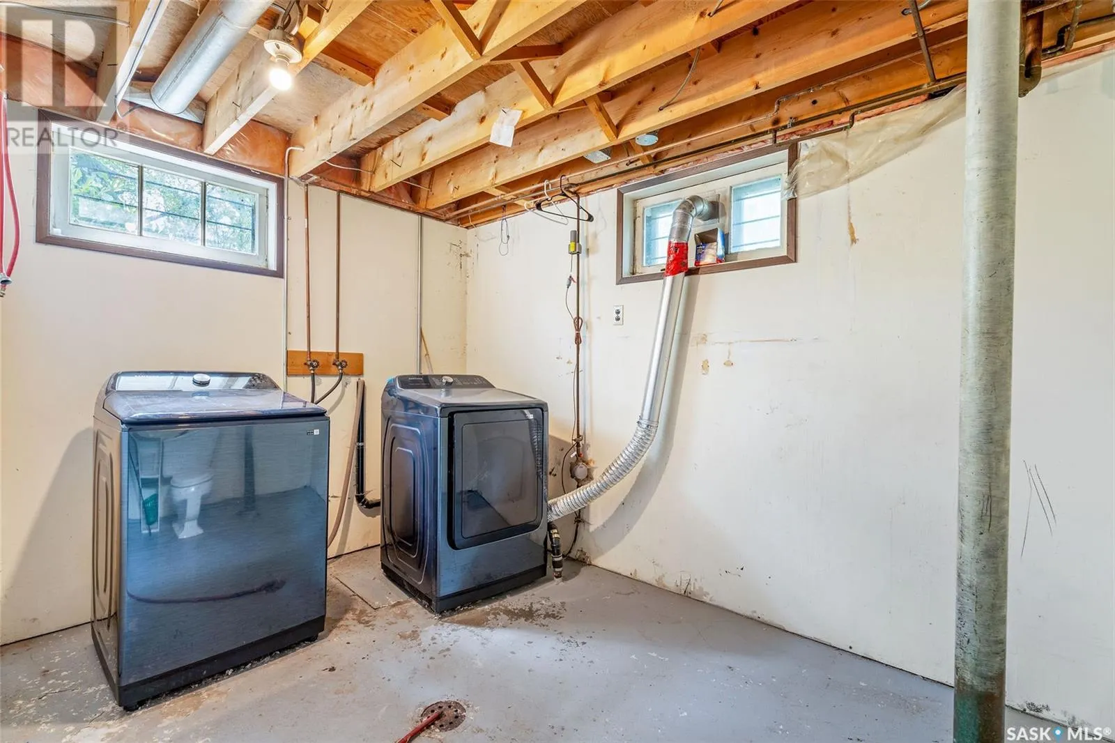 1528 16th STREET W