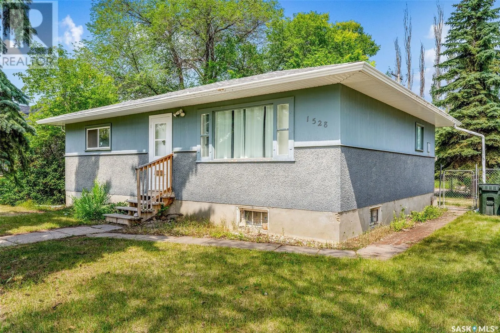 1528 16th STREET W
