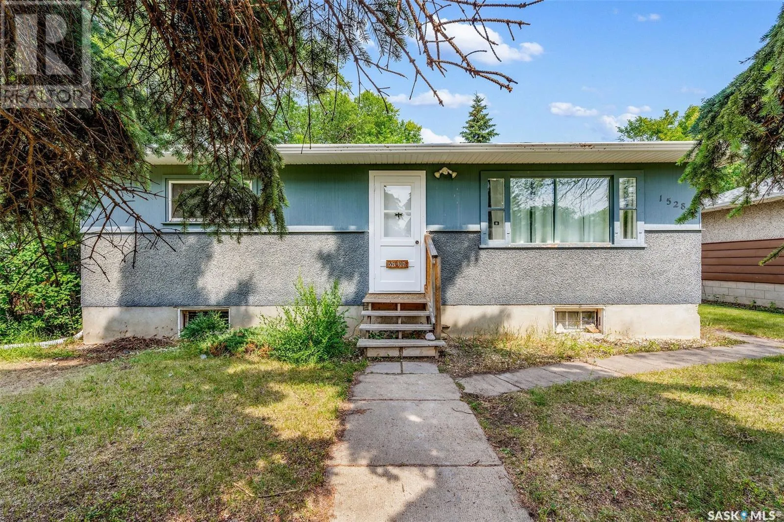 1528 16th STREET W