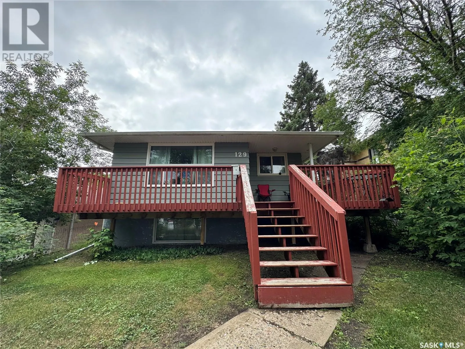 129 19th STREET E