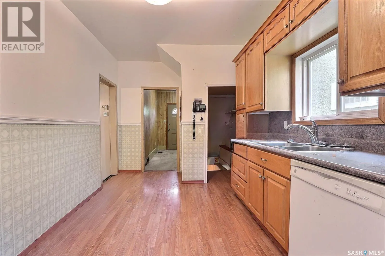 313 11th STREET E
