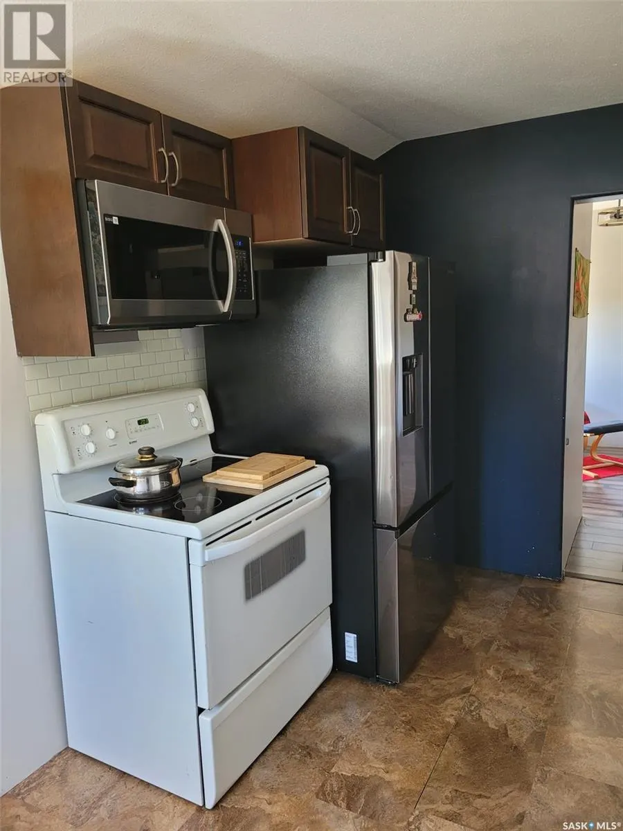 414 4th STREET S
