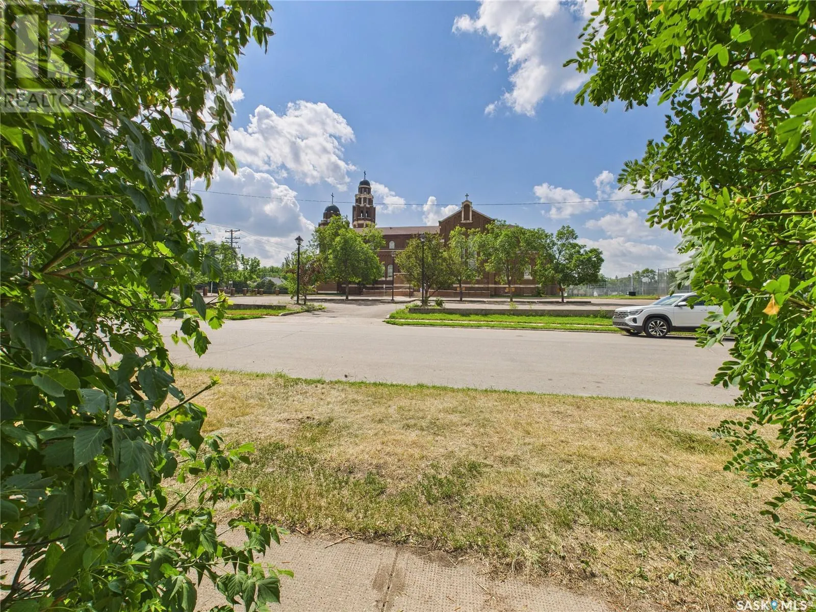 416 13th STREET W
