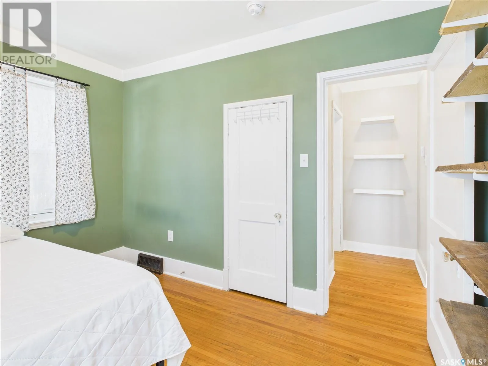 416 13th STREET W