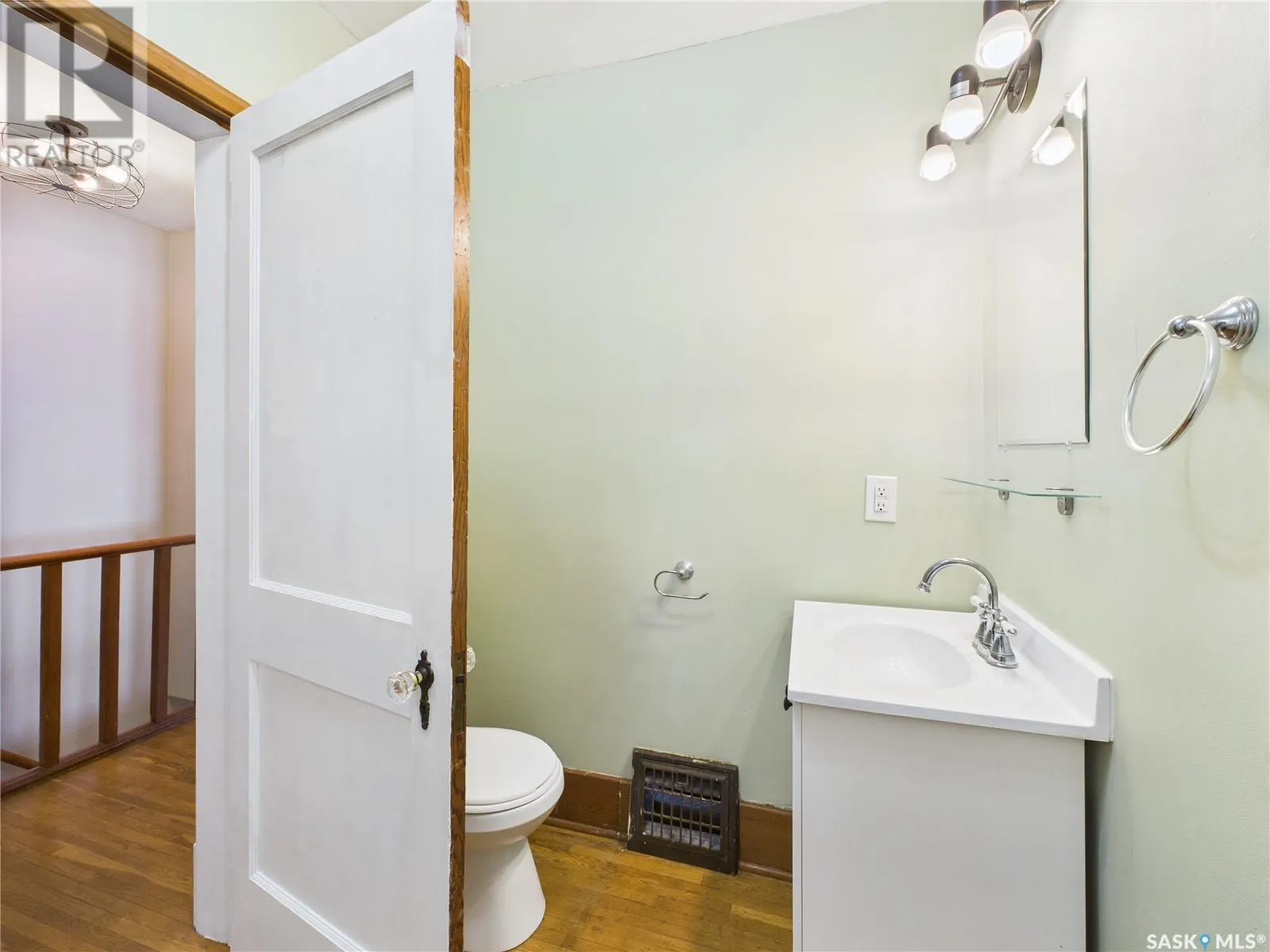416 13th STREET W