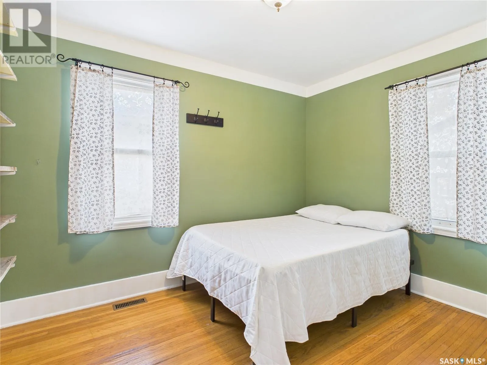 416 13th STREET W