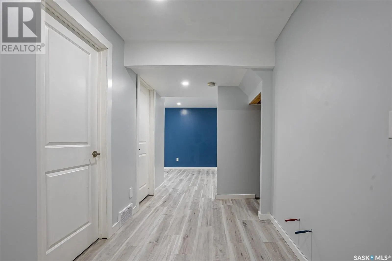 429 Redwood CRESCENT
