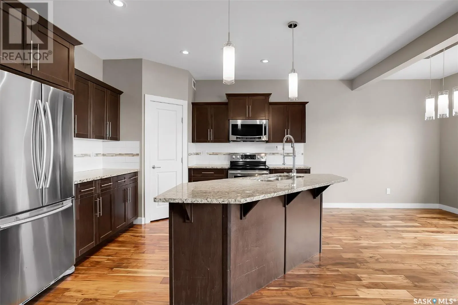 429 Redwood CRESCENT