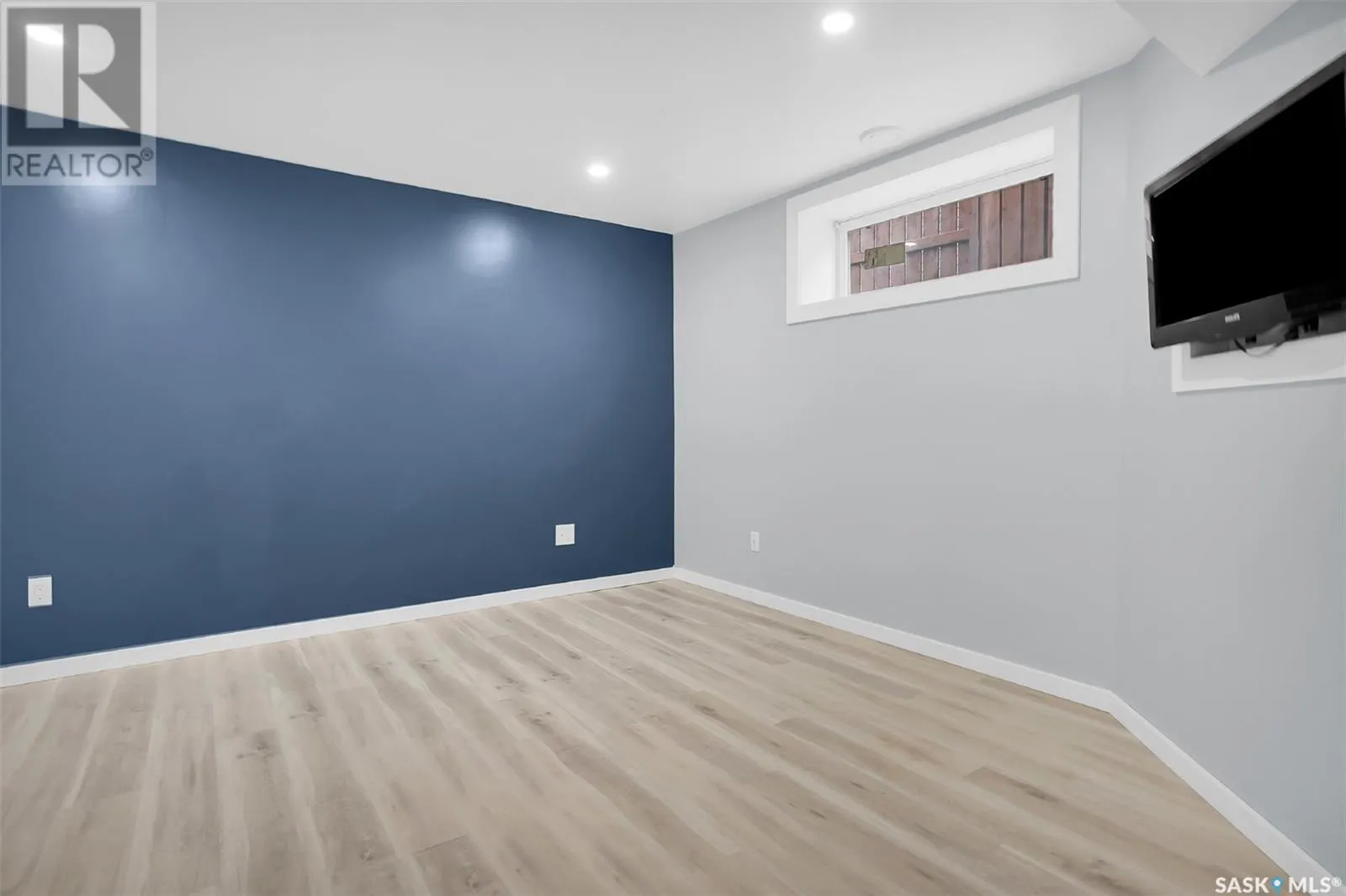 429 Redwood CRESCENT