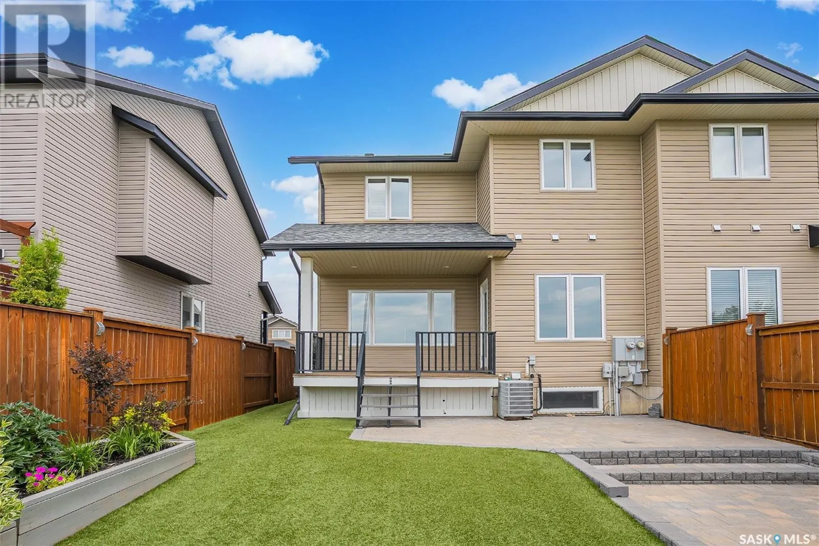 429 Redwood CRESCENT