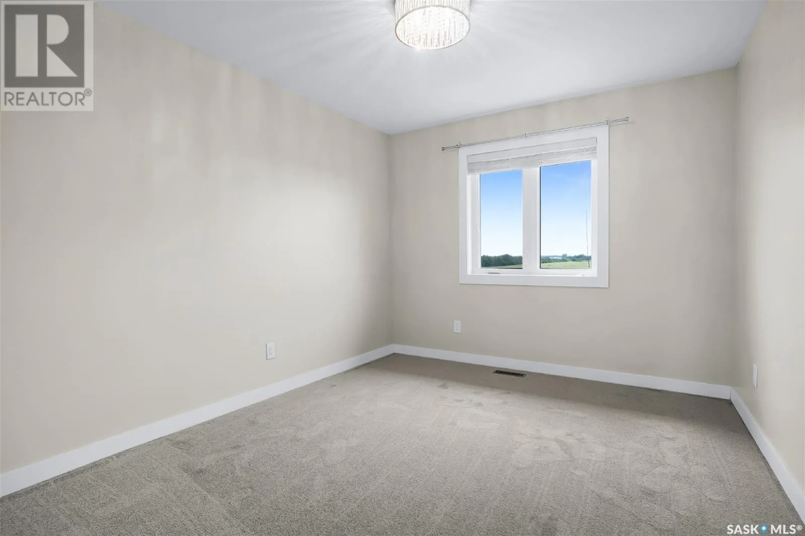 429 Redwood CRESCENT