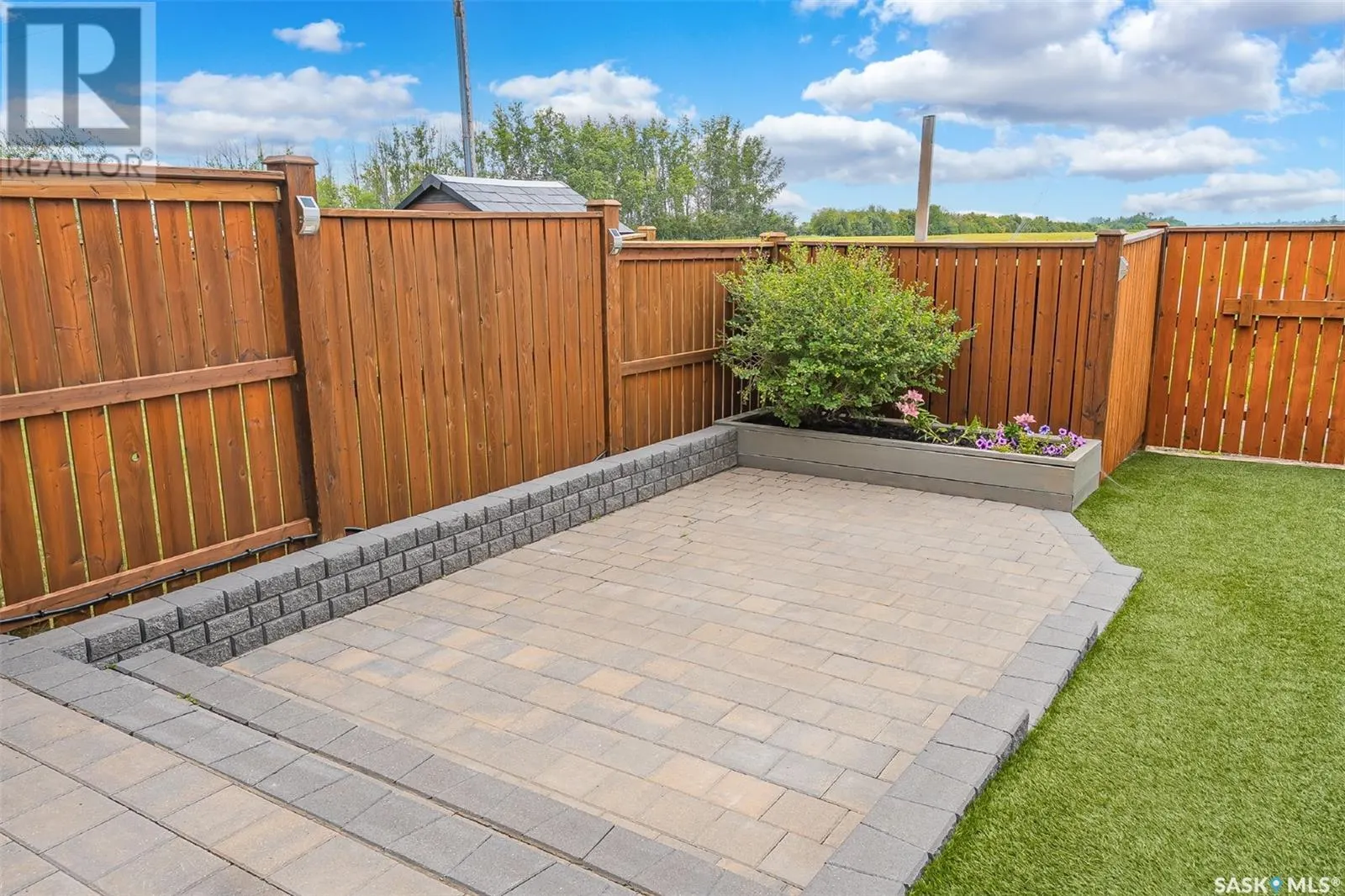 429 Redwood CRESCENT