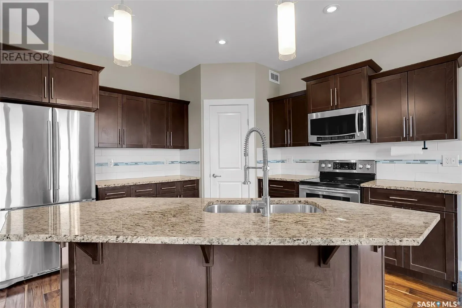 429 Redwood CRESCENT