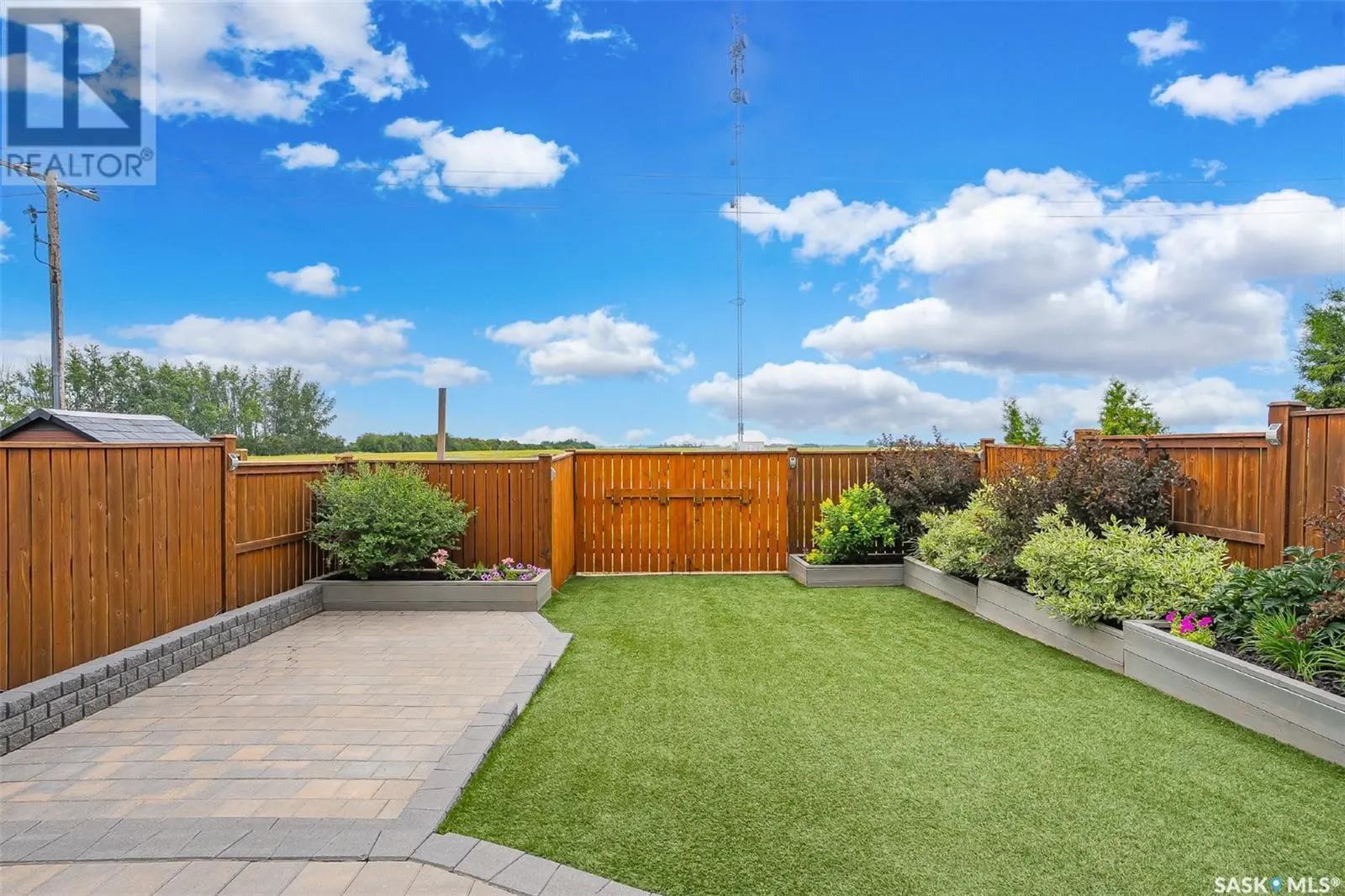 429 Redwood CRESCENT