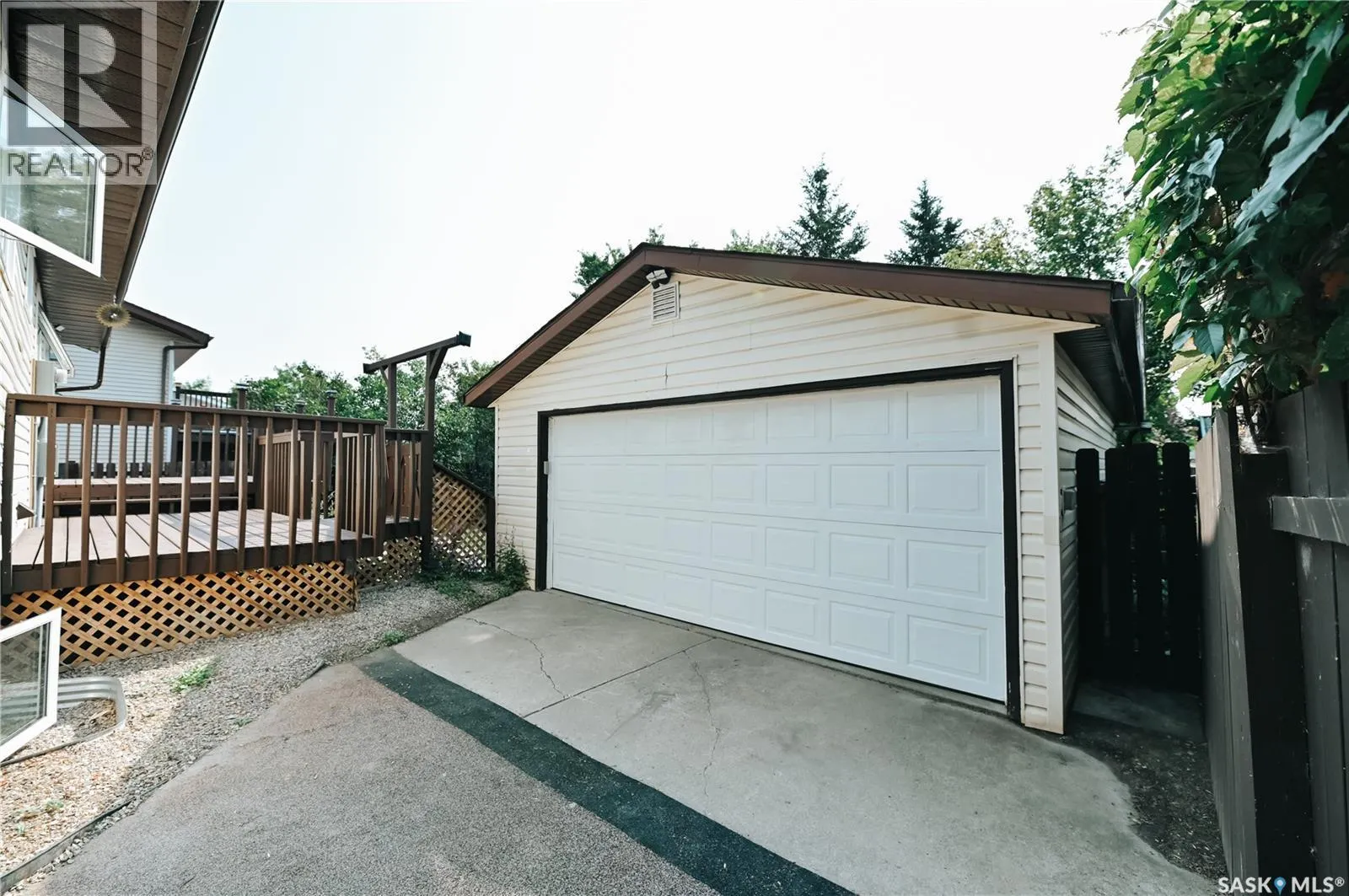 1661 Olive Diefenbaker DRIVE