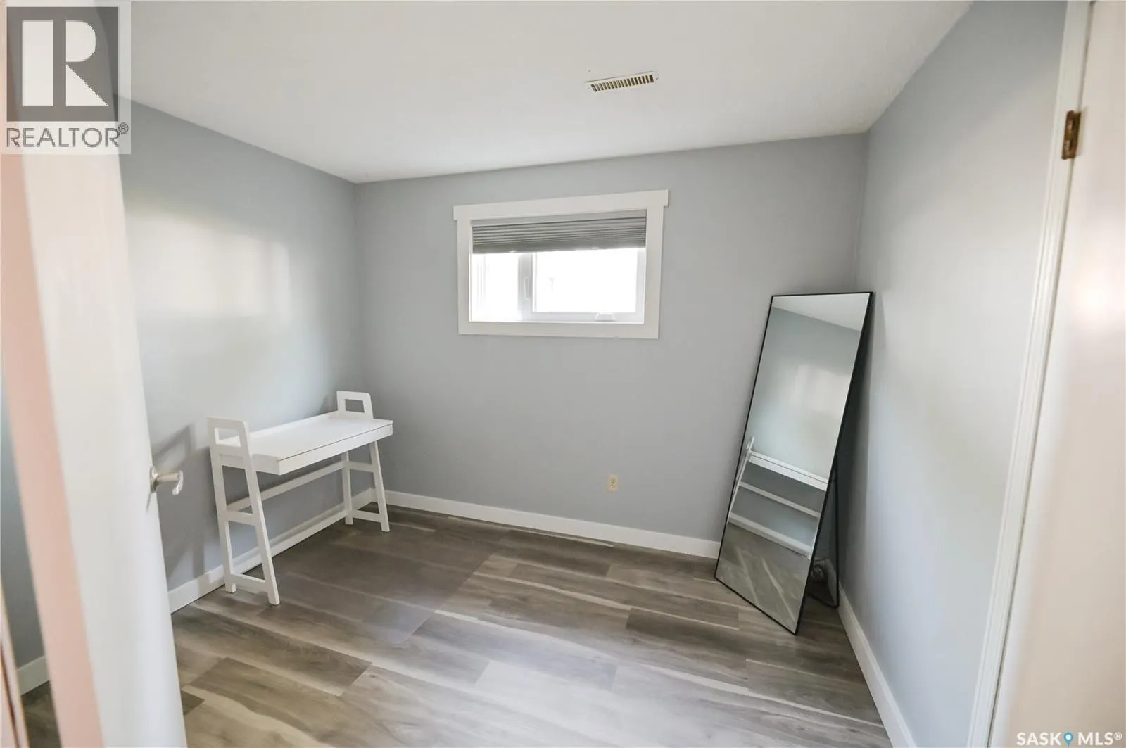 1661 Olive Diefenbaker DRIVE