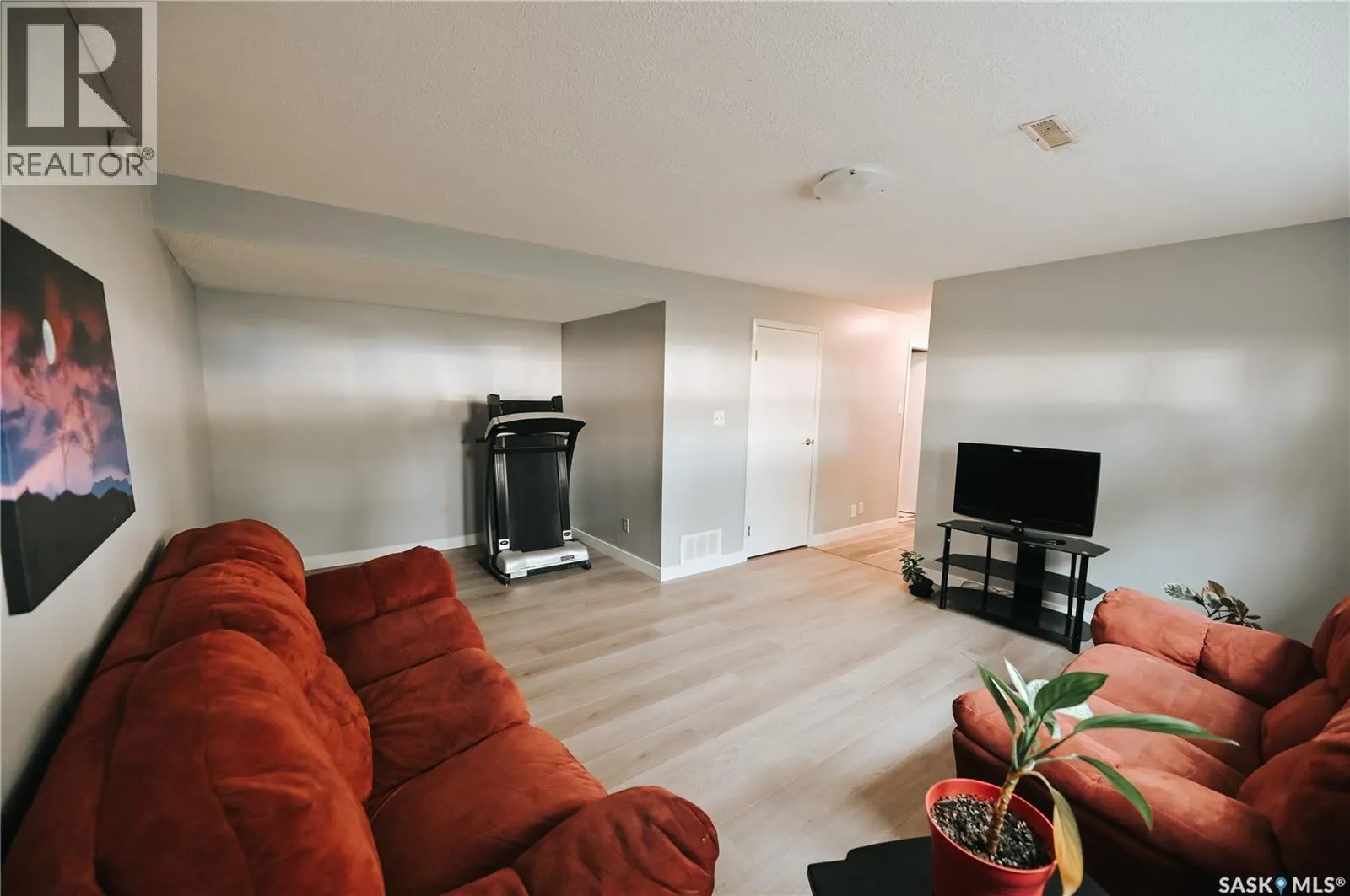1661 Olive Diefenbaker DRIVE