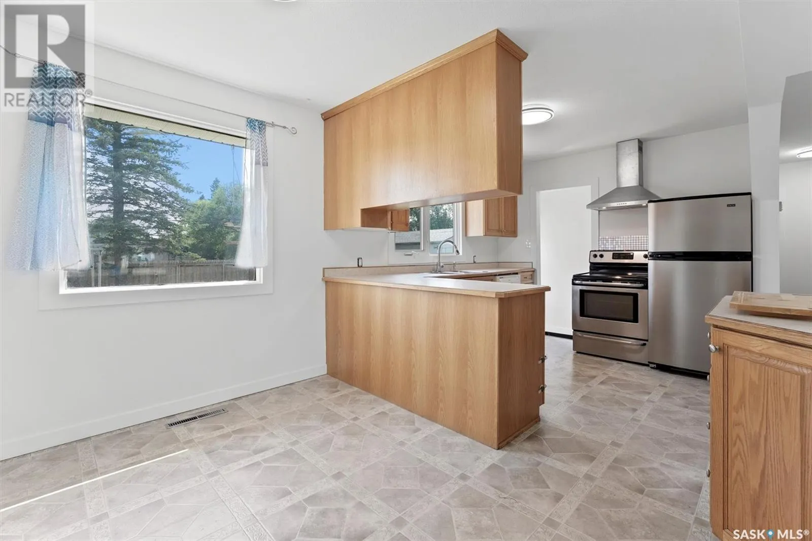 114 2nd STREET S