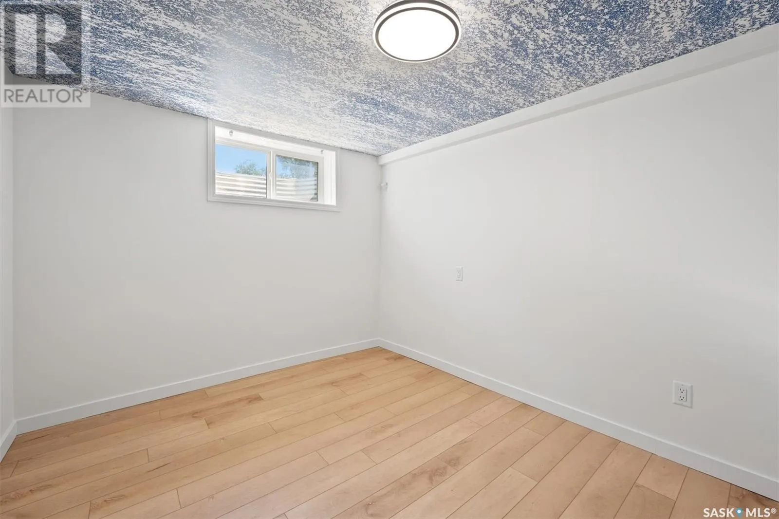 114 2nd STREET S