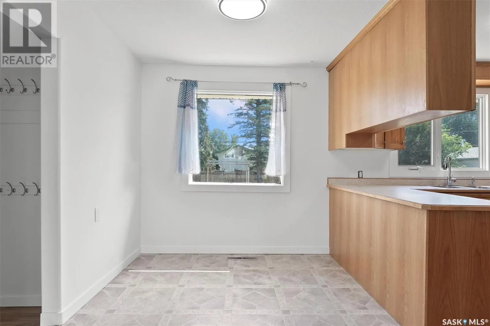 114 2nd STREET S
