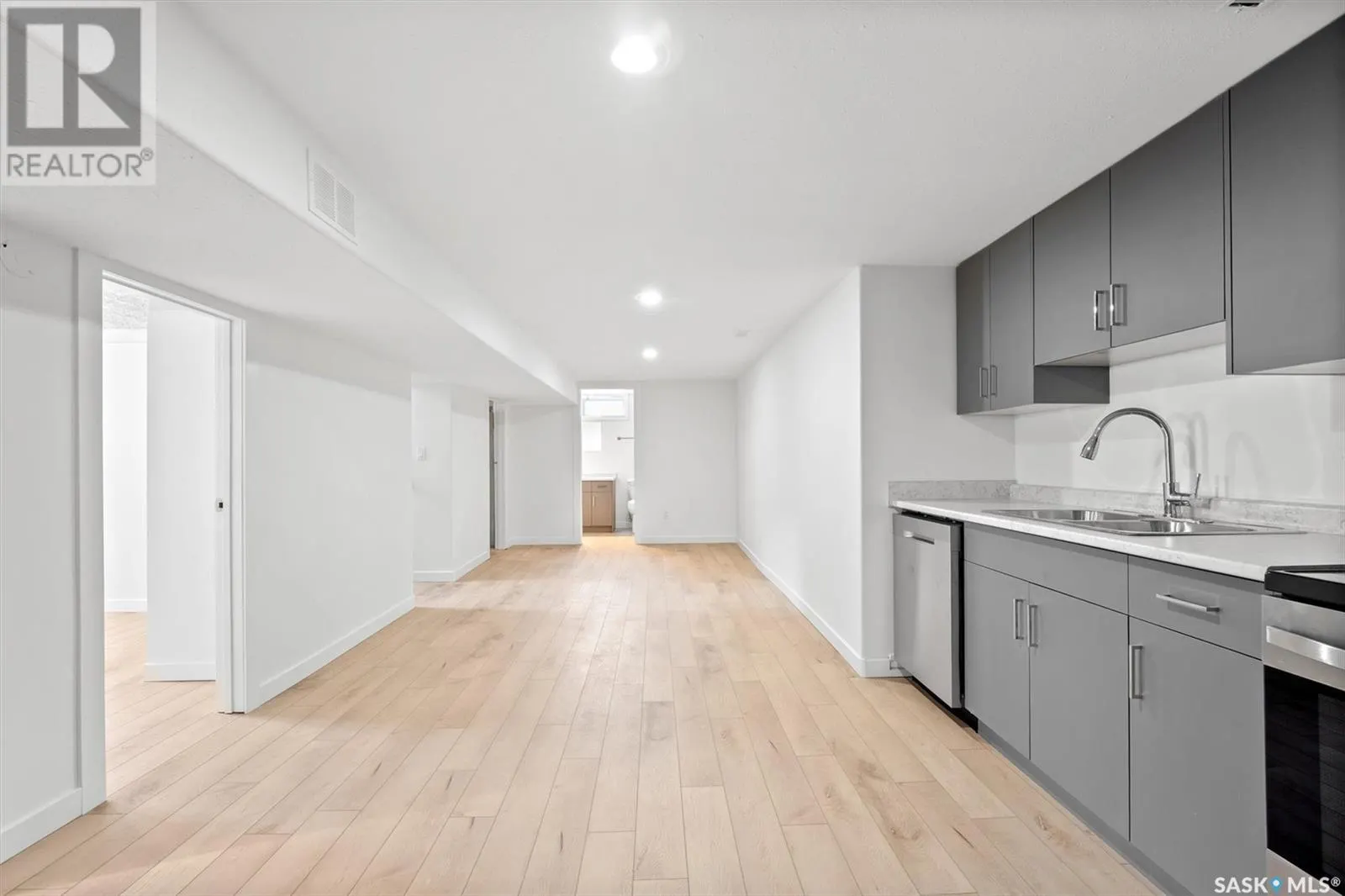 114 2nd STREET S