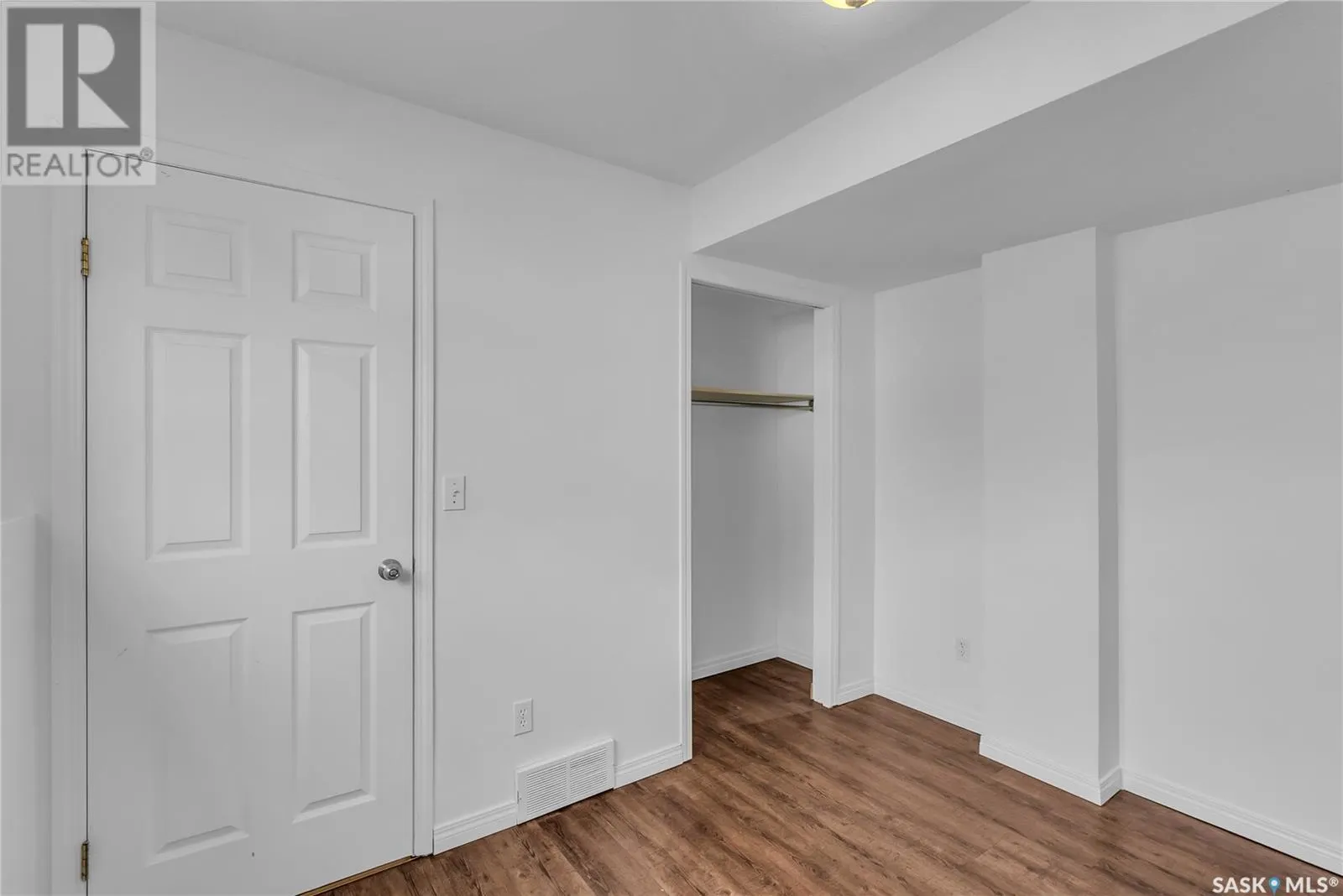 7 512 Reddekopp DRIVE