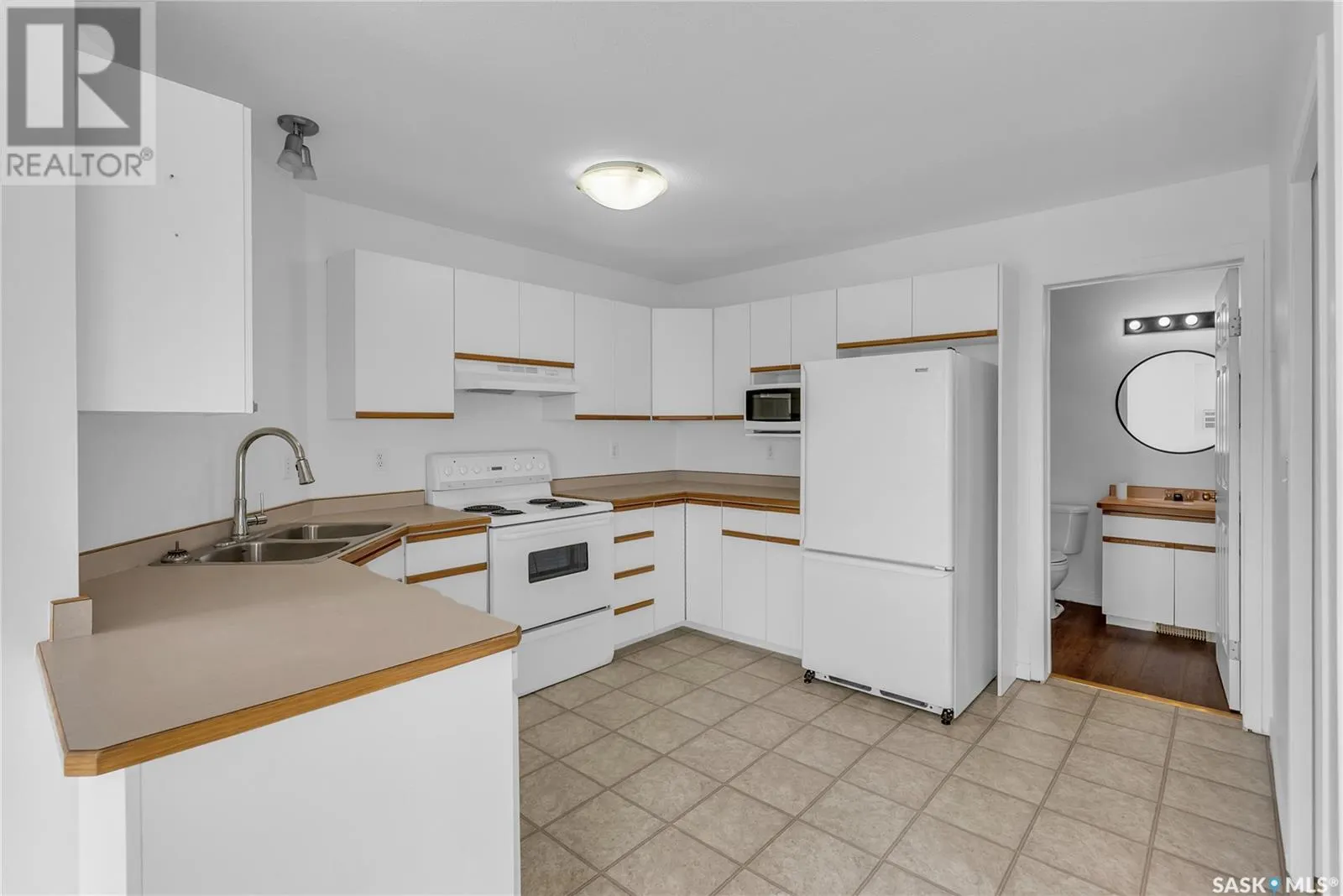 7 512 Reddekopp DRIVE