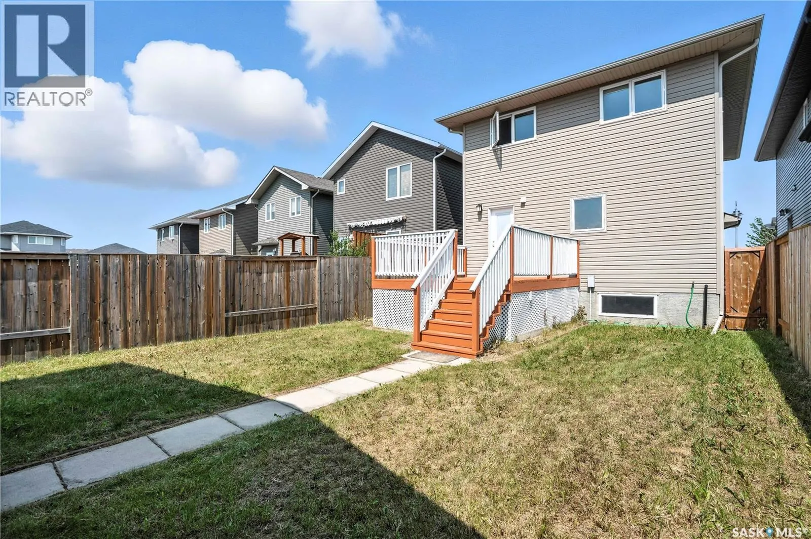 318 Veltkamp CRESCENT
