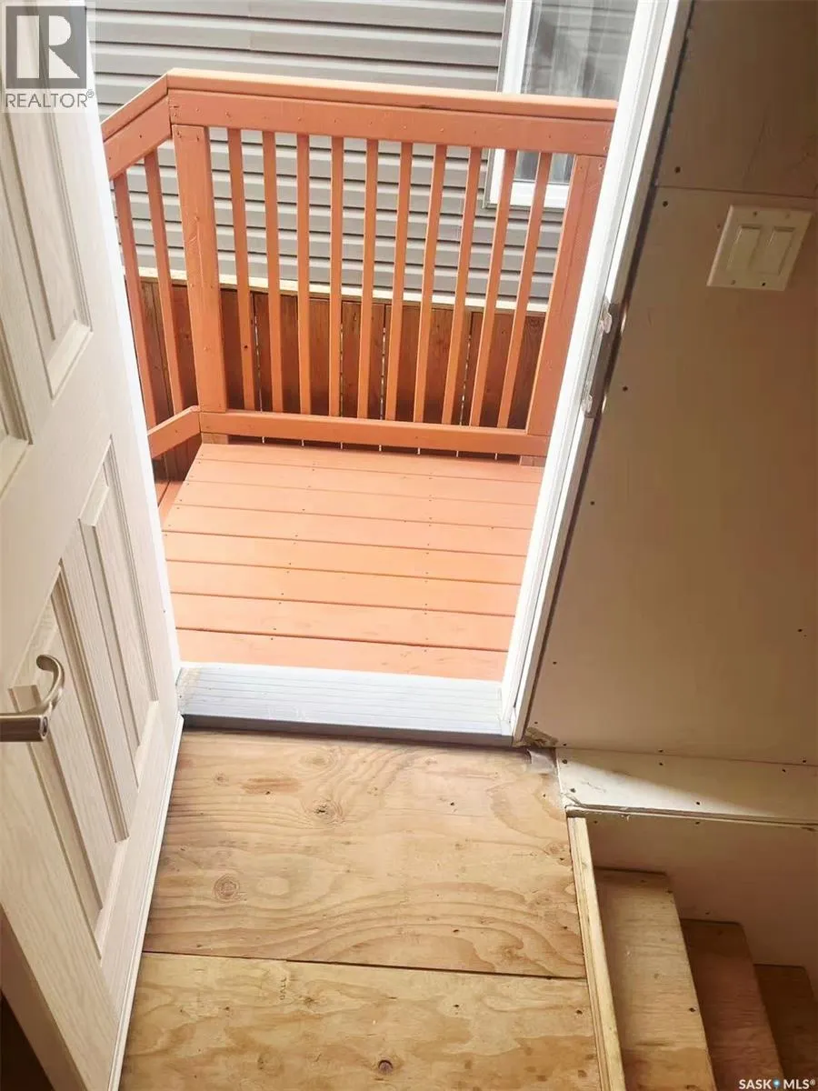 318 Veltkamp CRESCENT