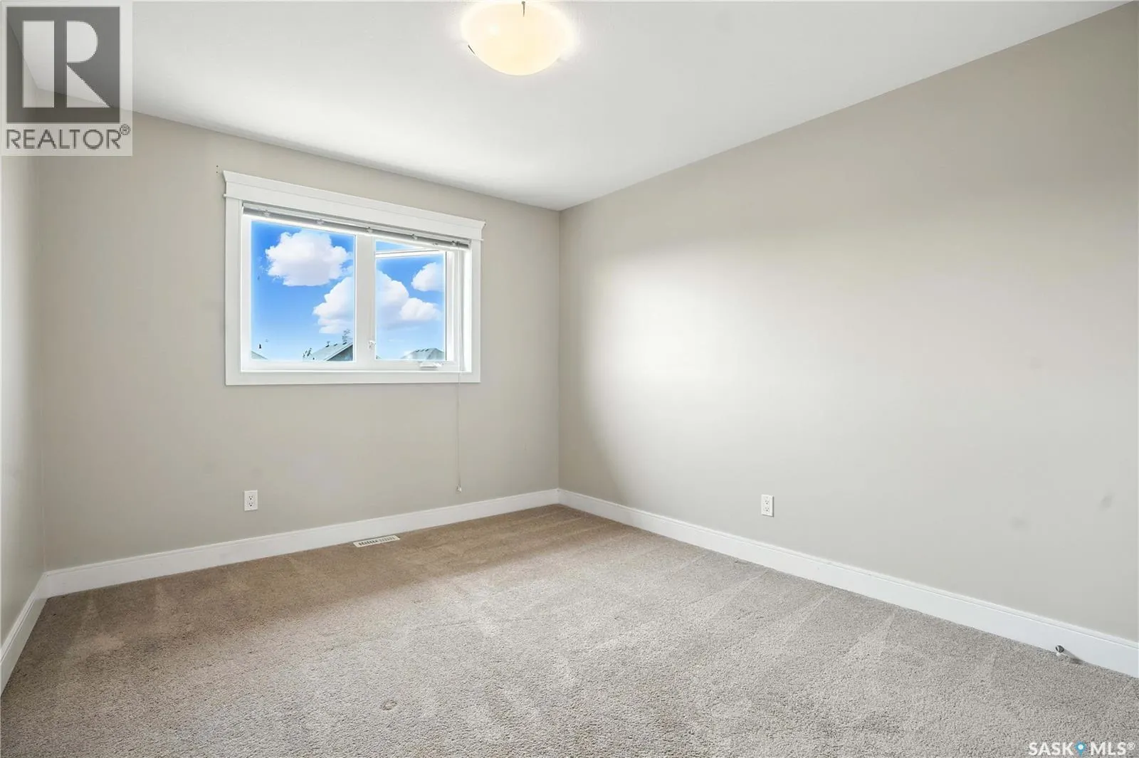 318 Veltkamp CRESCENT