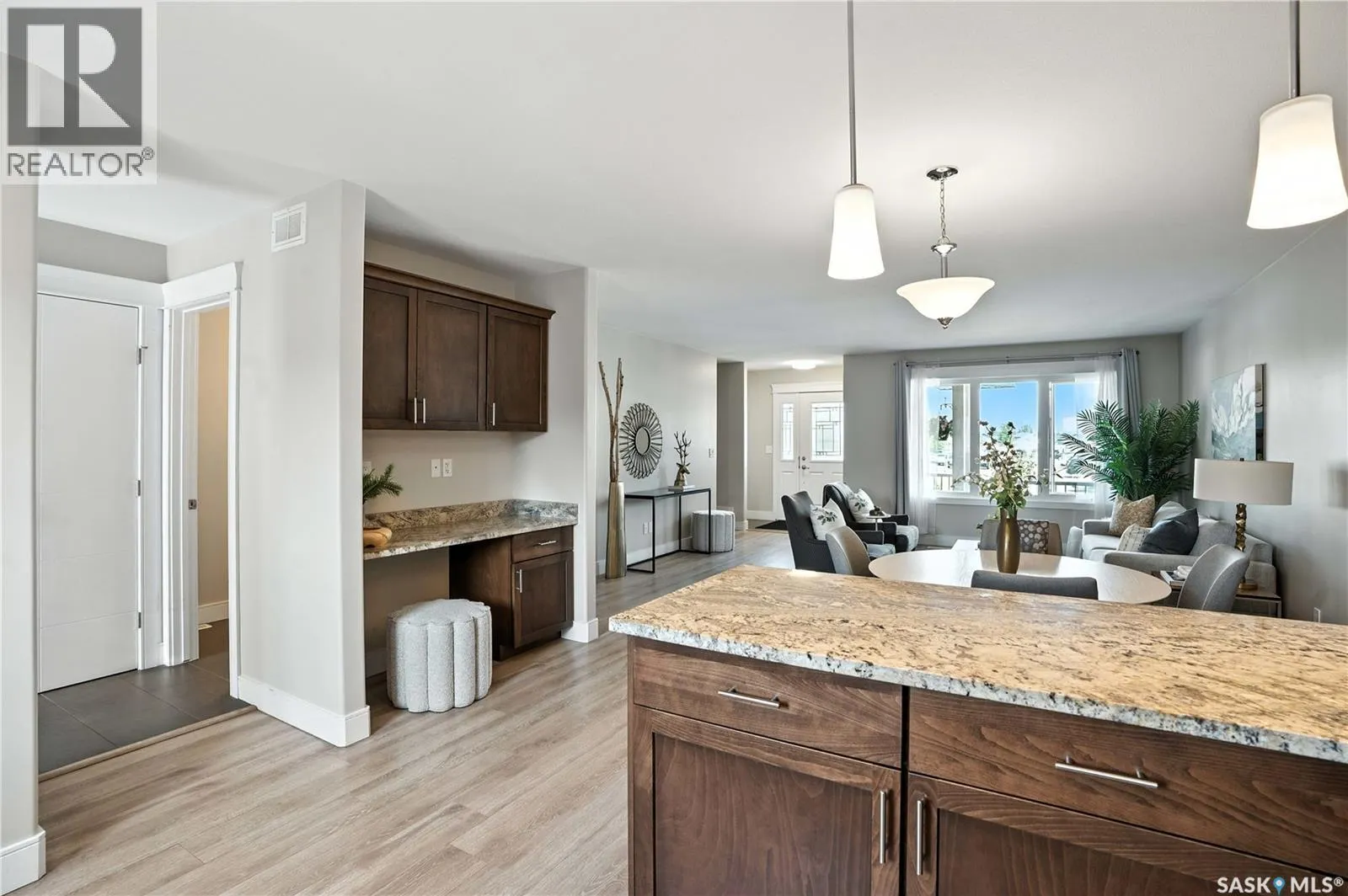 318 Veltkamp CRESCENT