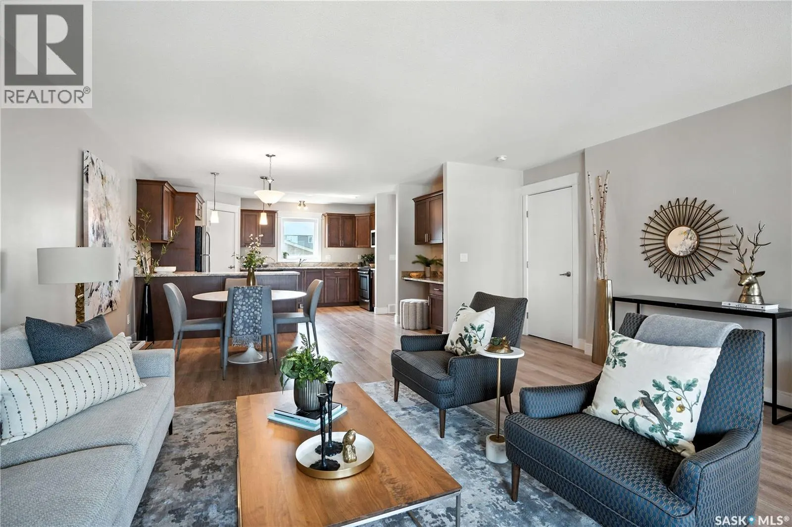 318 Veltkamp CRESCENT