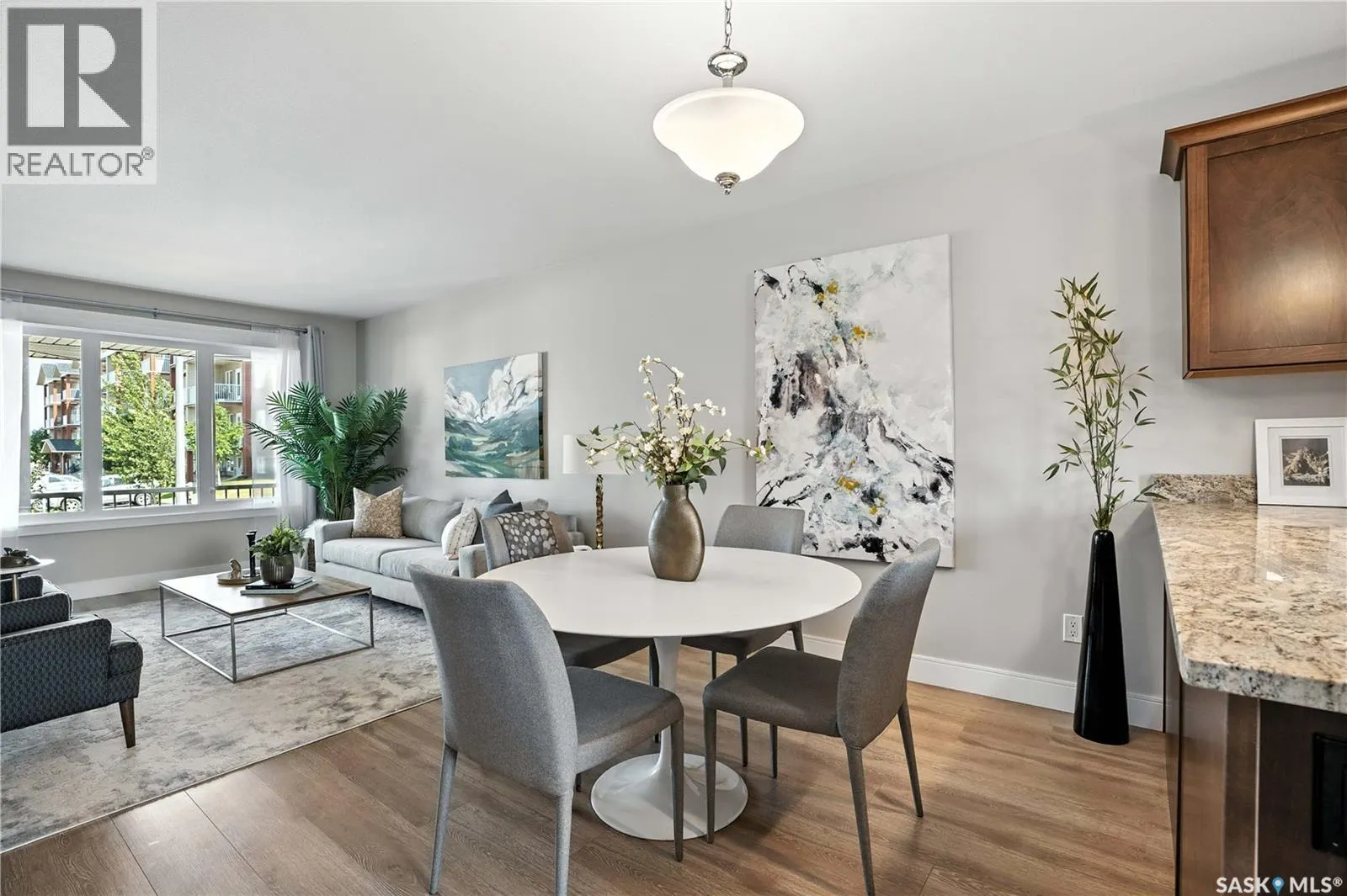 318 Veltkamp CRESCENT
