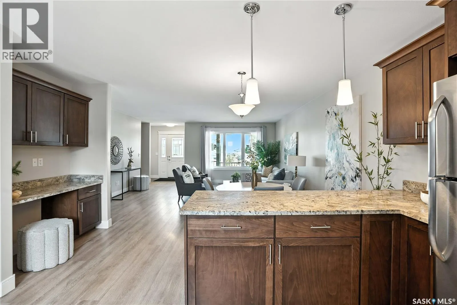 318 Veltkamp CRESCENT