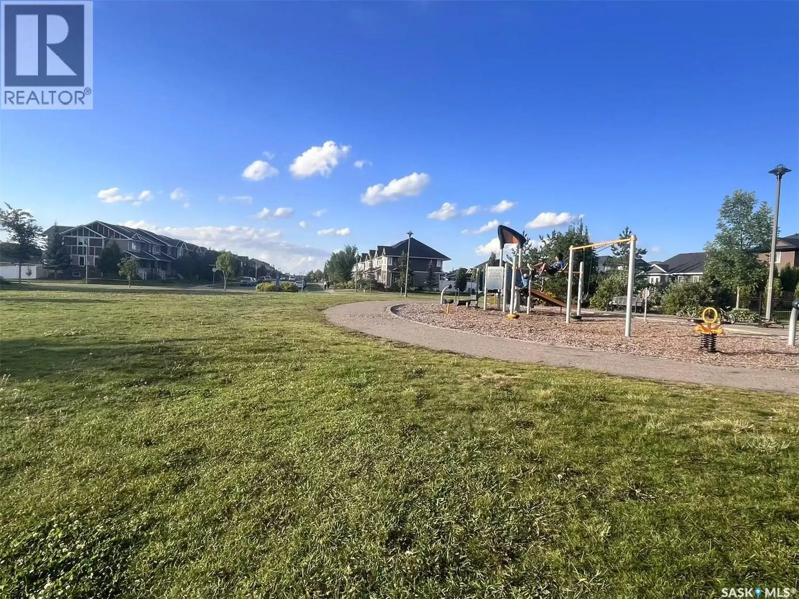 318 Veltkamp CRESCENT