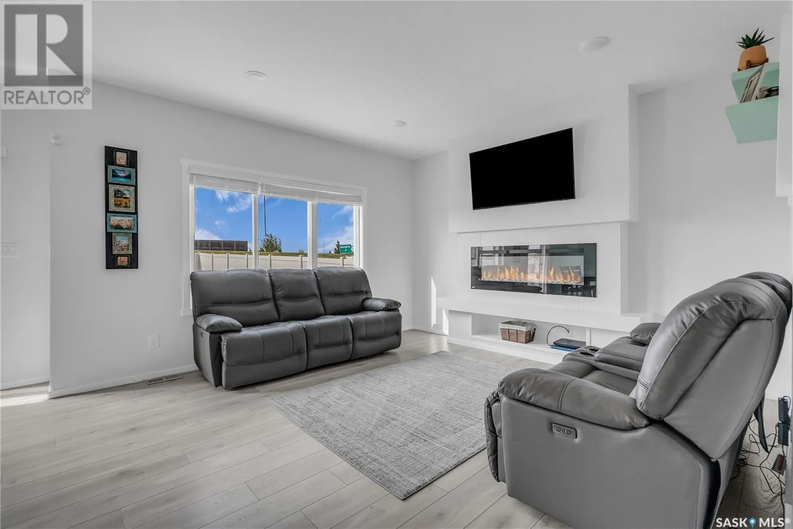 435 McFaull CRESCENT