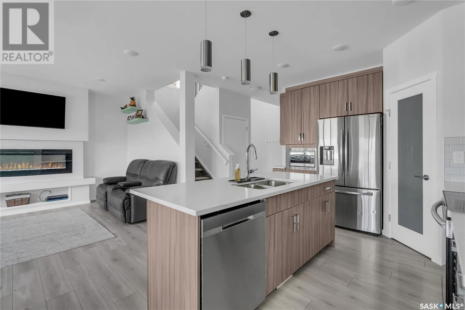 435 McFaull CRESCENT