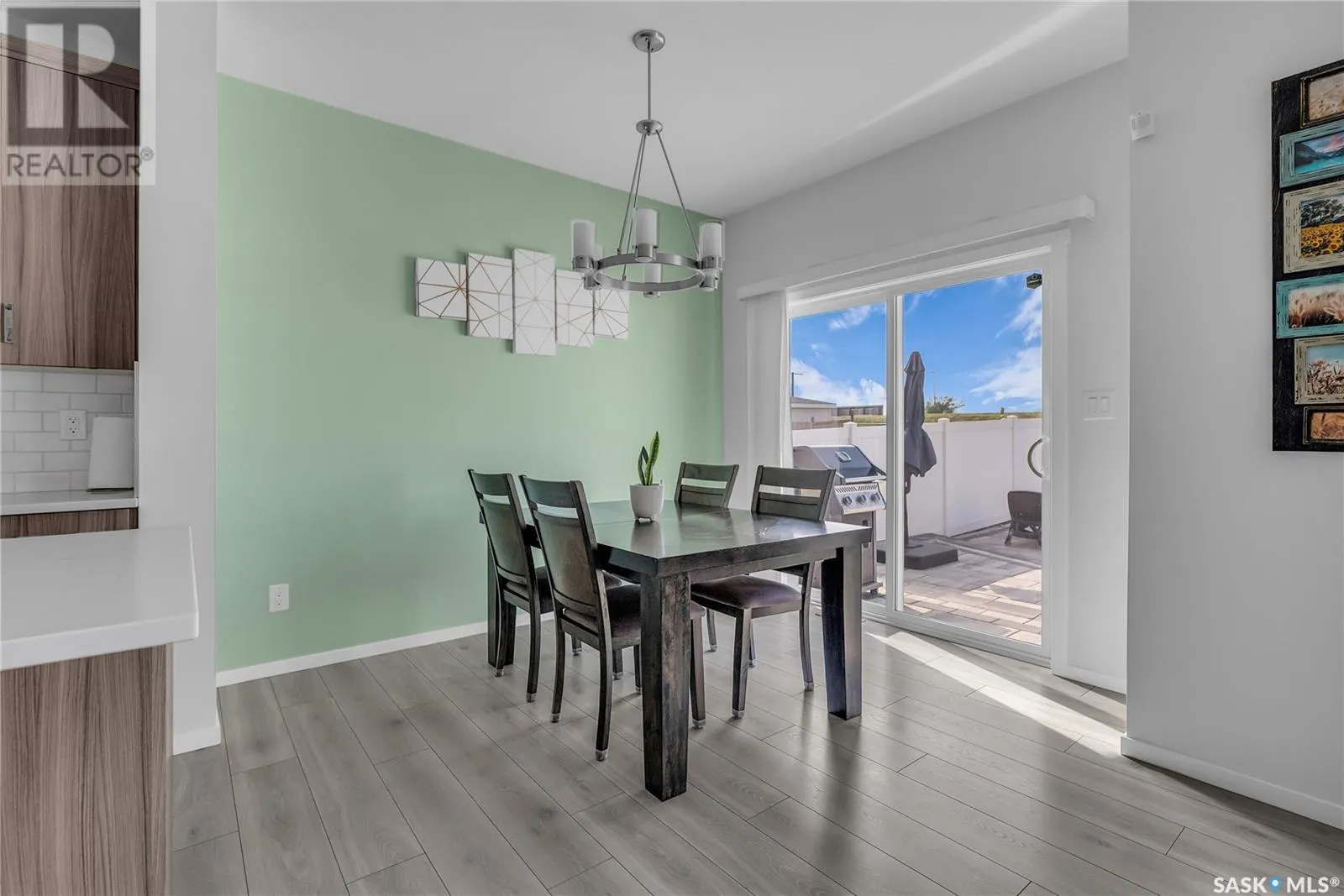 435 McFaull CRESCENT