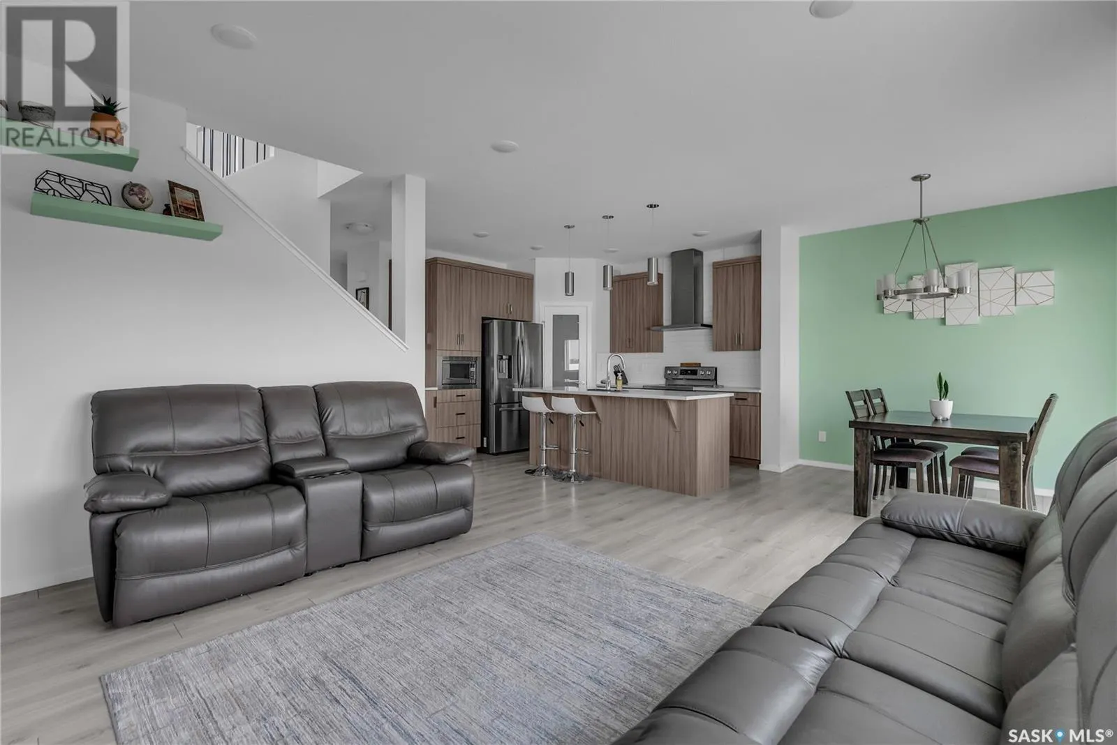 435 McFaull CRESCENT