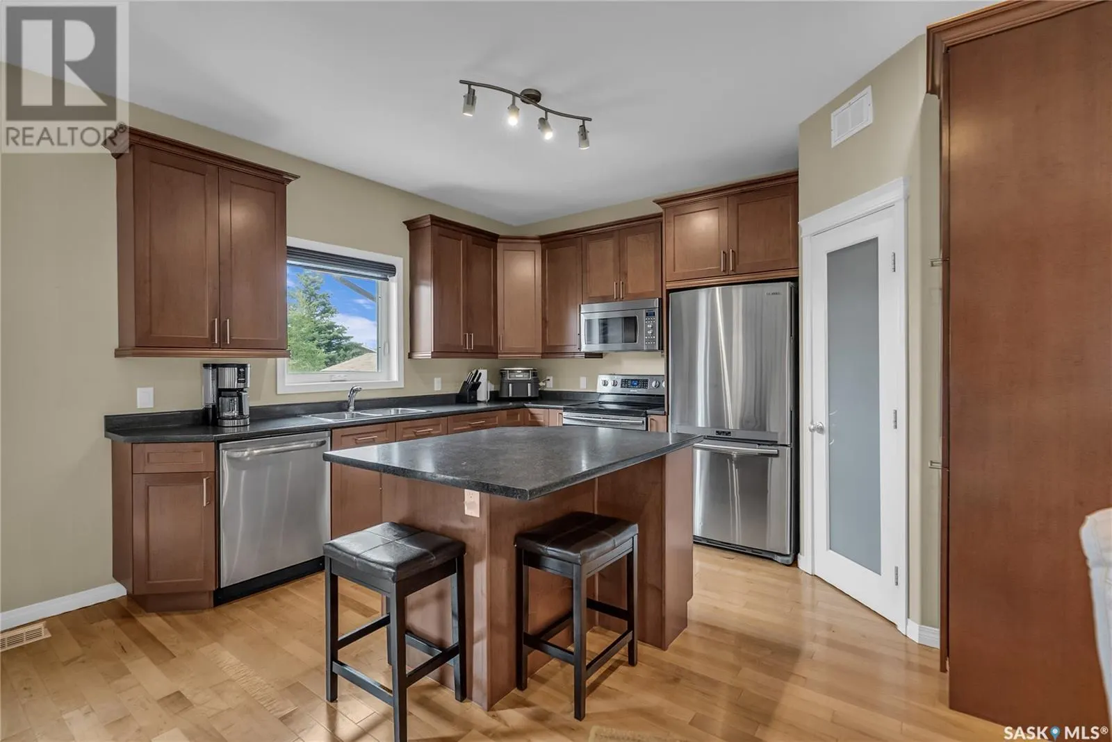 516 Antler CRESCENT