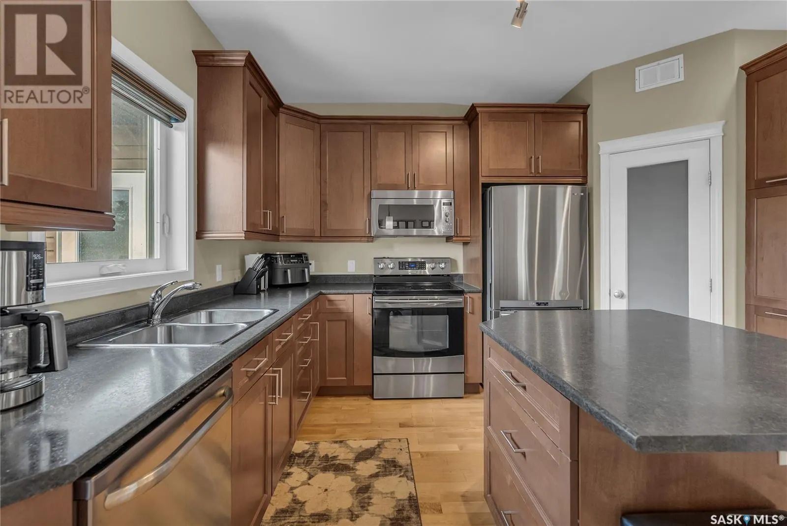 516 Antler CRESCENT