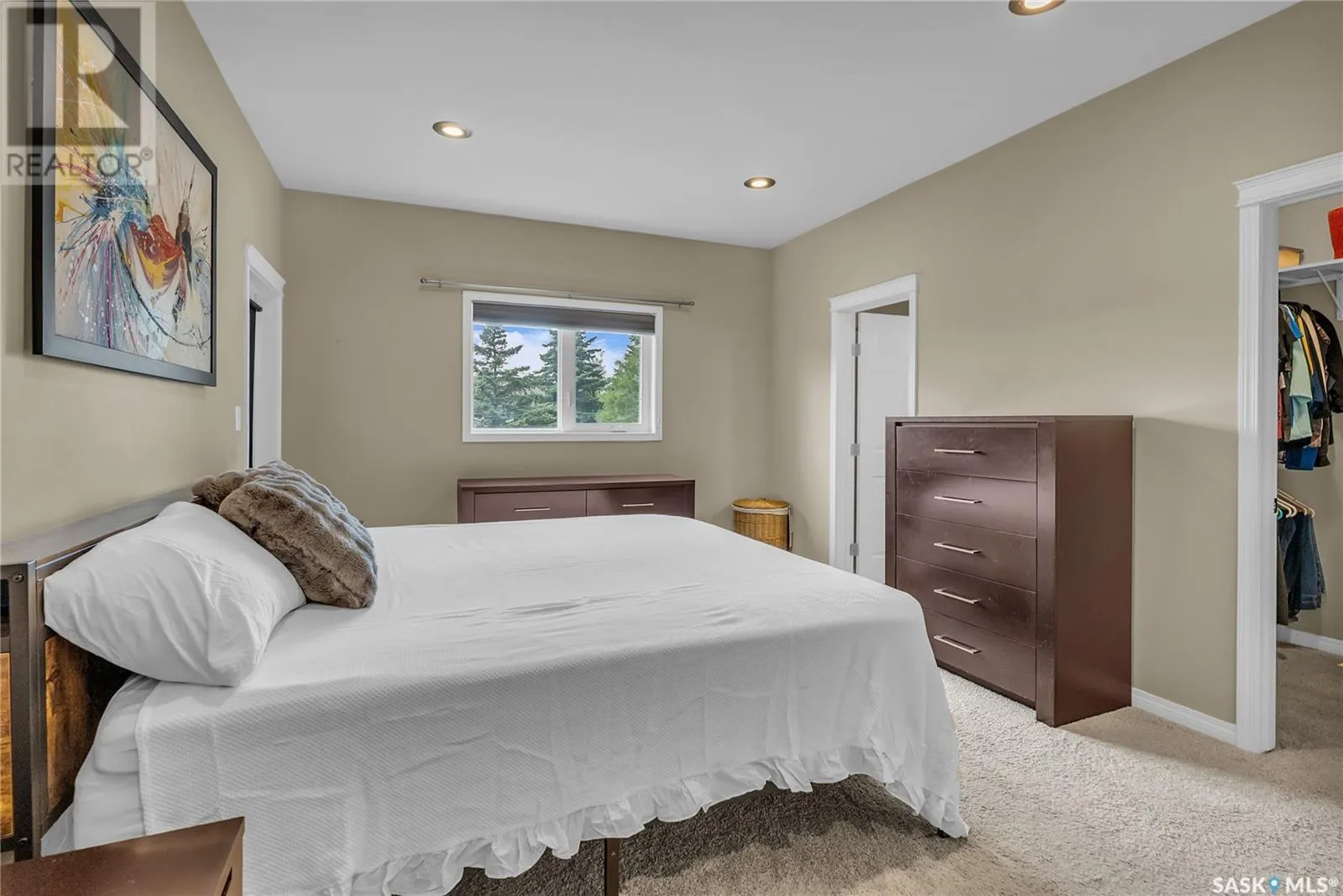 516 Antler CRESCENT